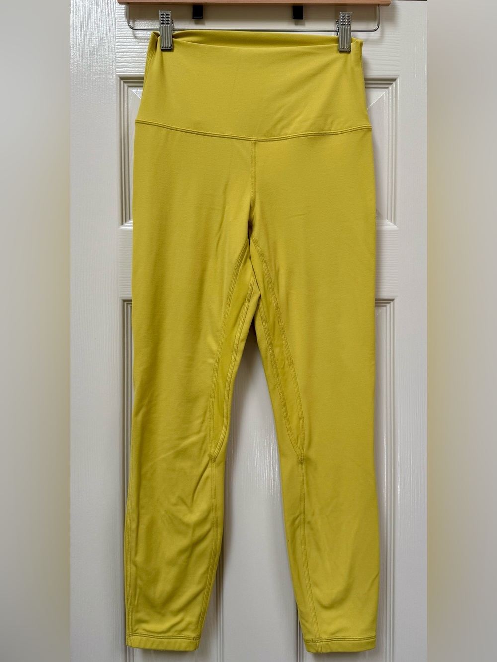 Lululemon High Rise Align 25” Yellow Pear Performance Leggings Pre-Owned